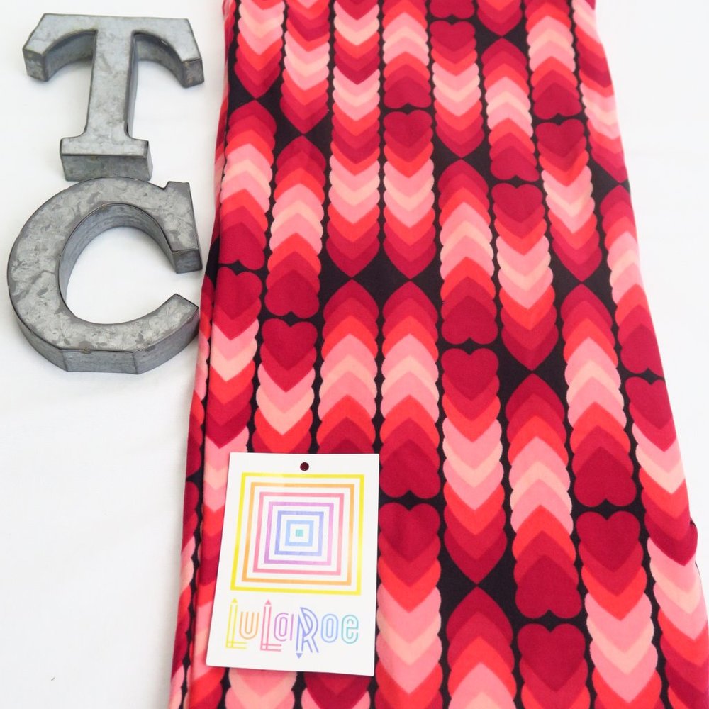 🆕NWT LuLaRoe Leggings Tall & Curvy / TC Hearts